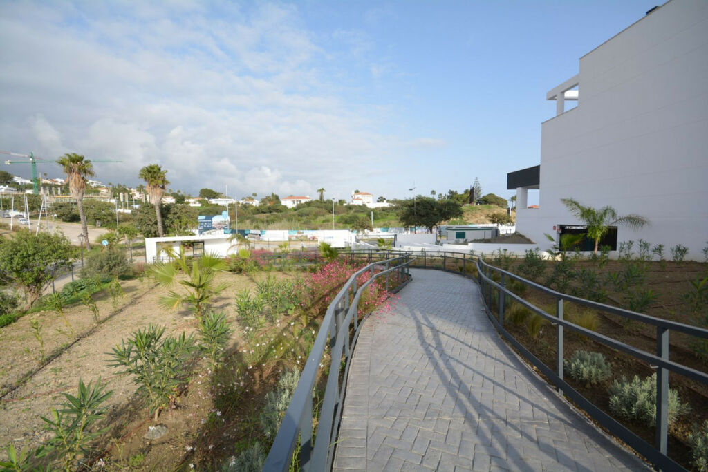 Middle Floor Apartment Estepona Málaga - image 15