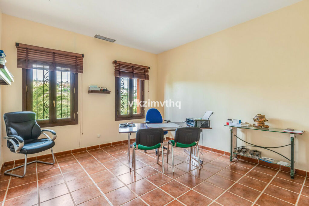 Detached Villa Benahavís Málaga - image 12