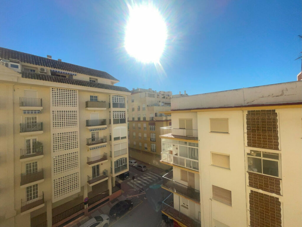Middle Floor Apartment Estepona Málaga - image 15