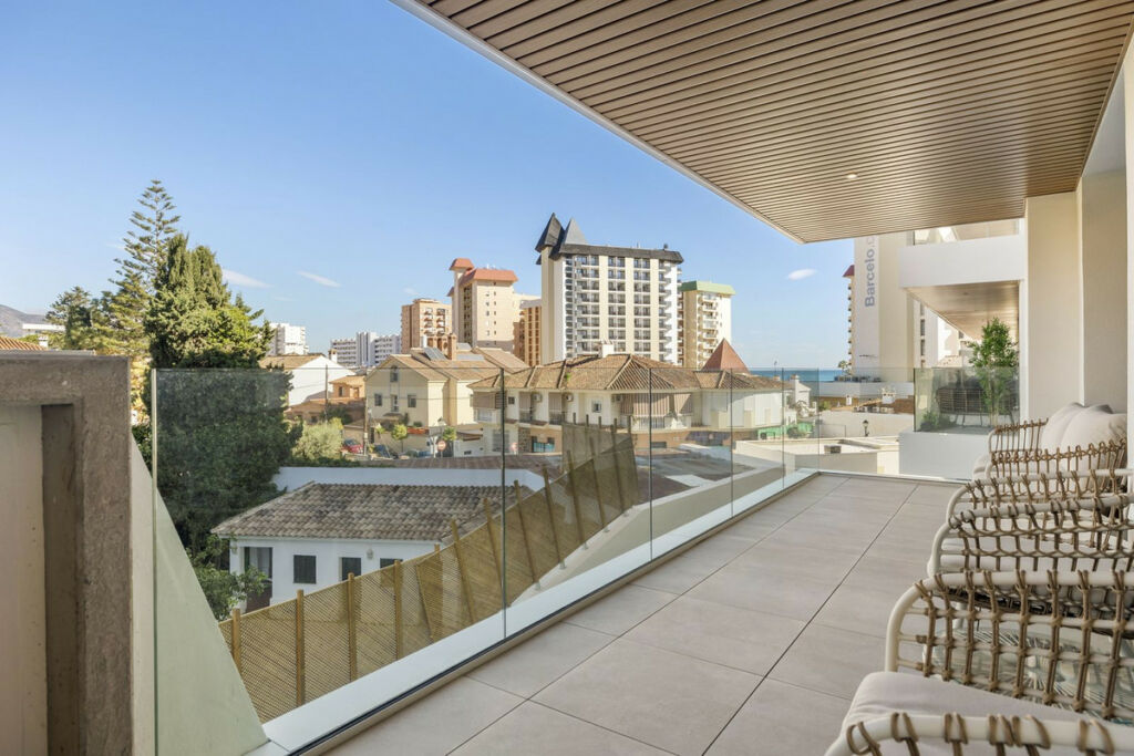 Middle Floor Apartment Fuengirola Málaga - image 16