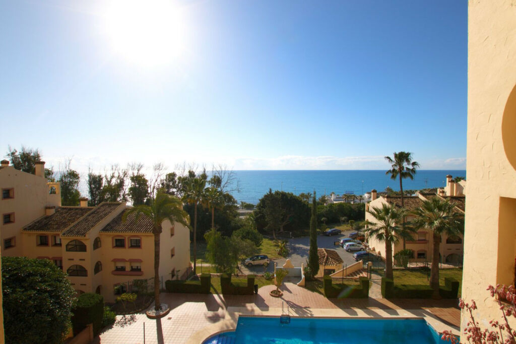 Middle Floor Apartment Torrenueva Málaga - image 15