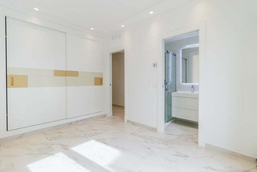 Townhouse Estepona Málaga - image 15
