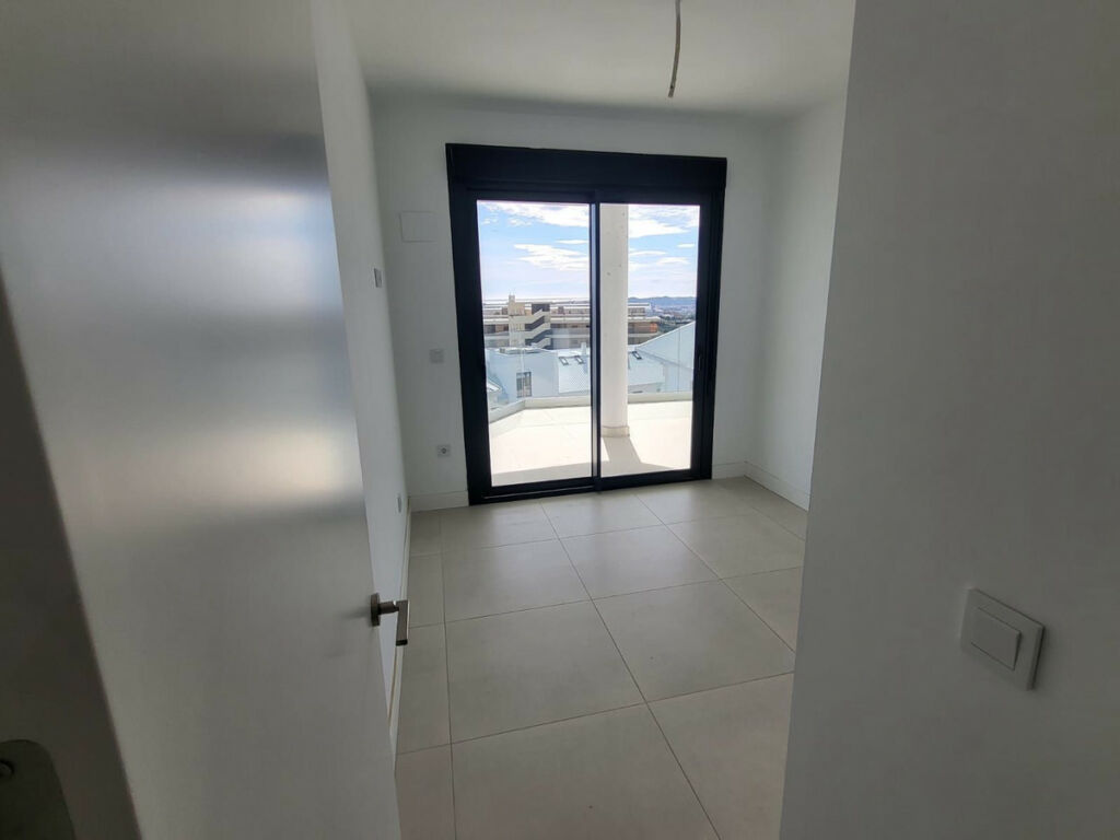 Middle Floor Apartment Fuengirola Málaga - image 16