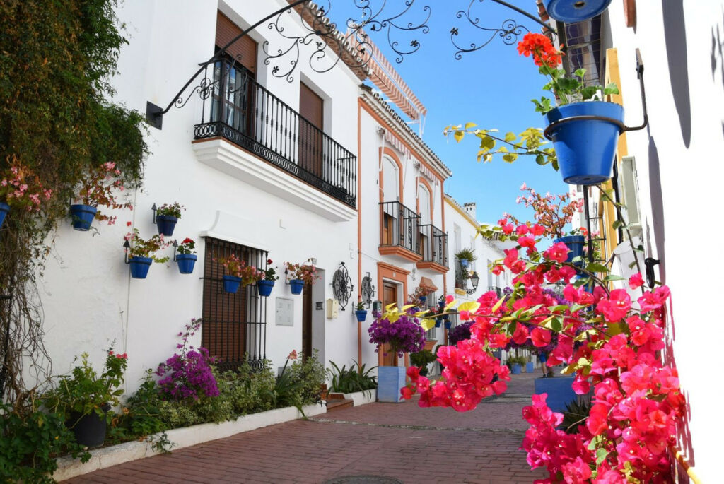 Middle Floor Apartment Estepona Málaga - image 16