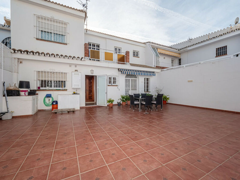 Townhouse Fuengirola Málaga - image 16