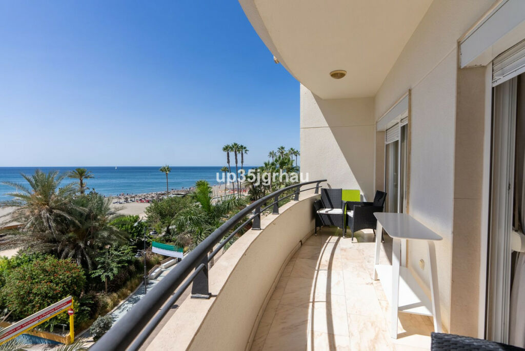 Middle Floor Apartment Estepona Málaga - image 16