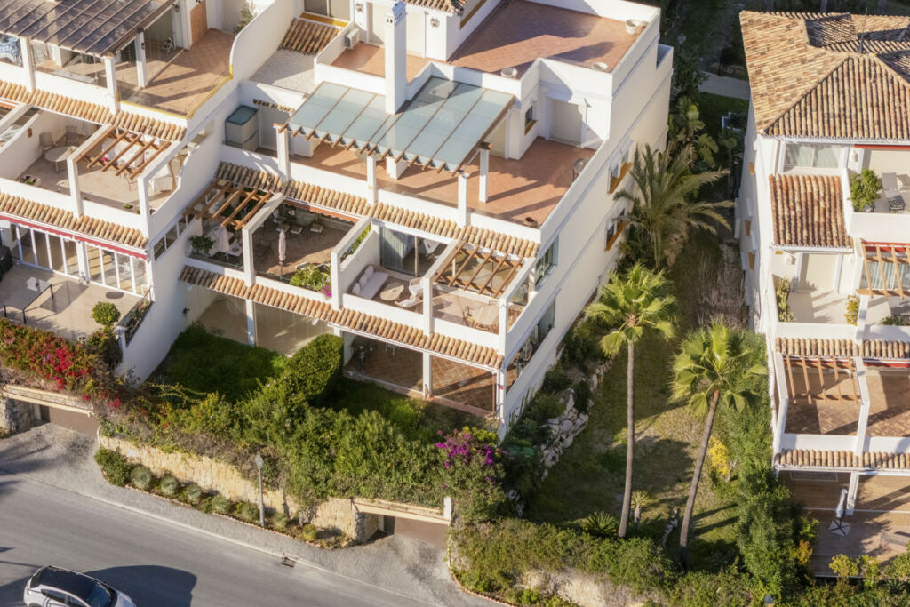 Middle Floor Apartment Nueva Andalucía Málaga - image 16