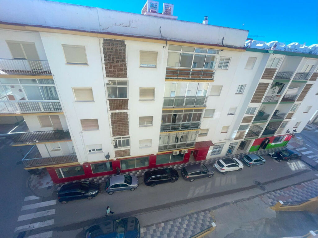 Middle Floor Apartment Estepona Málaga - image 16
