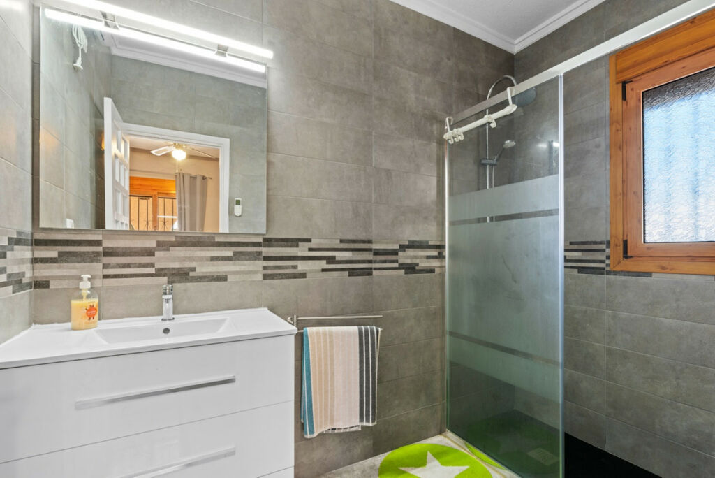 Detached Villa Ciudad Quesada Alicante - image 16