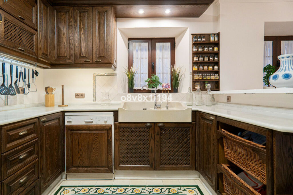 Detached Villa Fuengirola Málaga - image 16