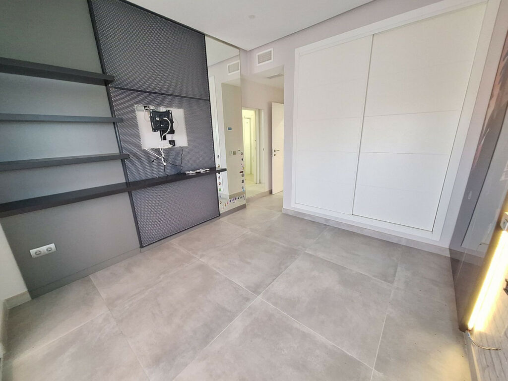 Middle Floor Apartment Bel Air Málaga - image 16