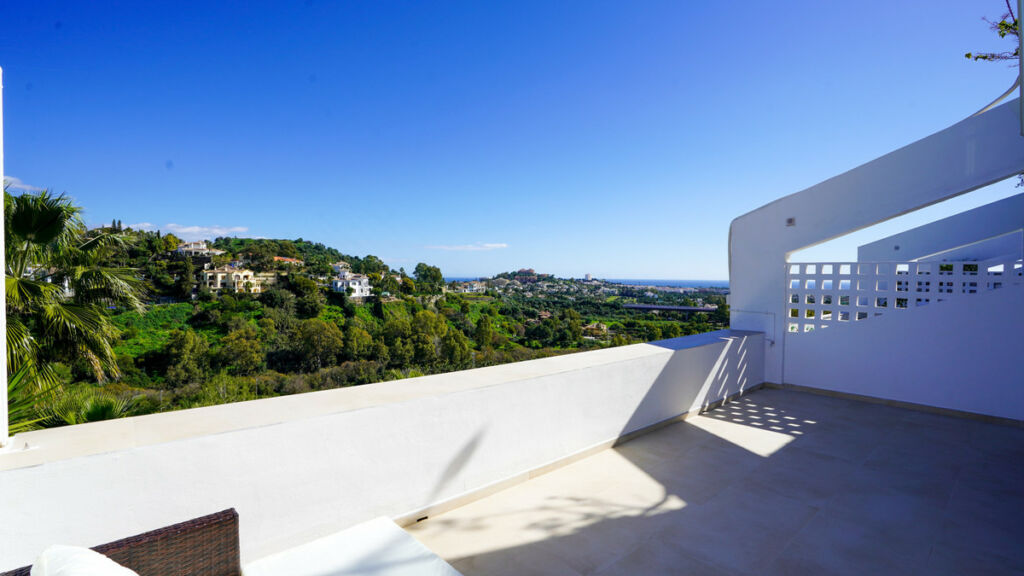 Middle Floor Apartment Benahavís Málaga - image 16