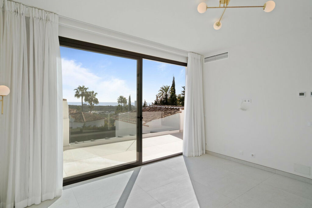 Detached Villa Elviria Málaga - image 15