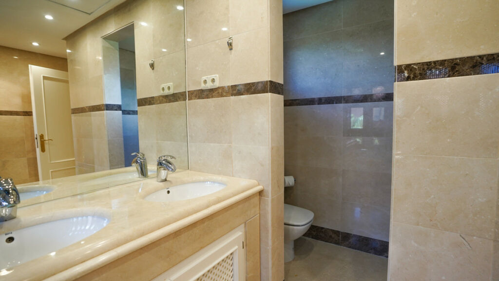 Penthouse Puerto Banús Málaga - image 16