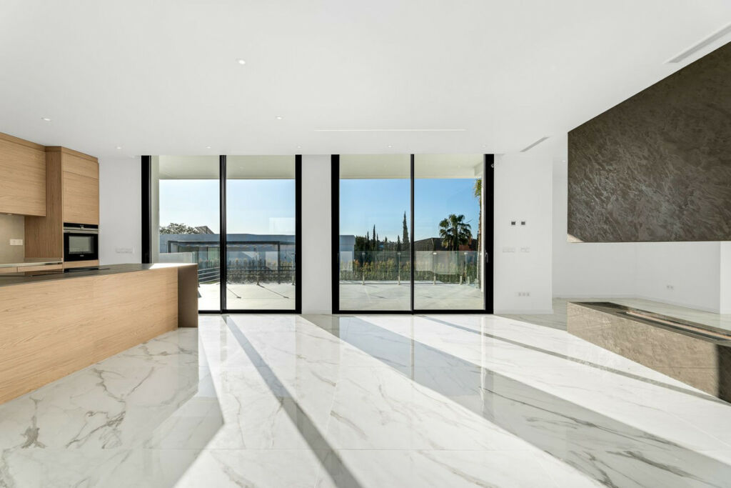 Detached Villa Benahavís Málaga - image 11