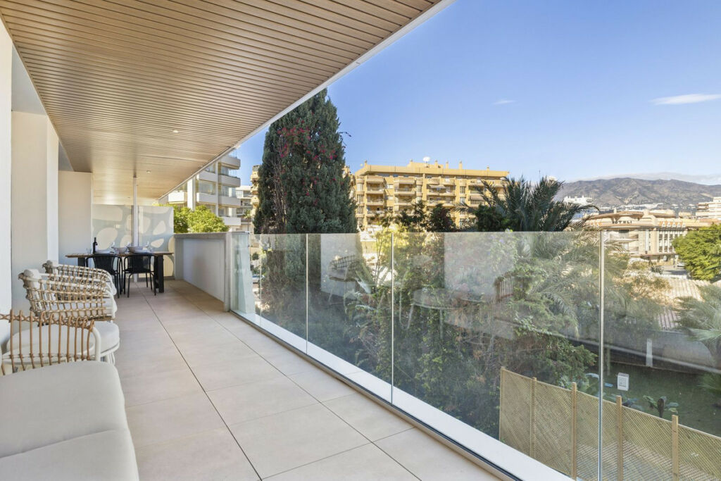 Middle Floor Apartment Fuengirola Málaga - image 17