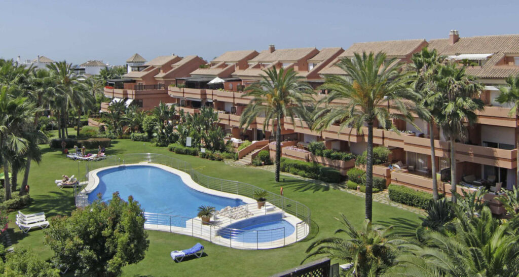 Middle Floor Apartment Puerto Banús Málaga - image 16