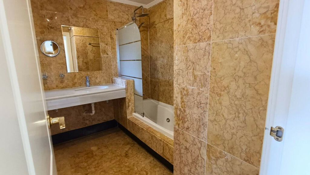 Middle Floor Apartment Sotogrande Alto Cádiz - image 16
