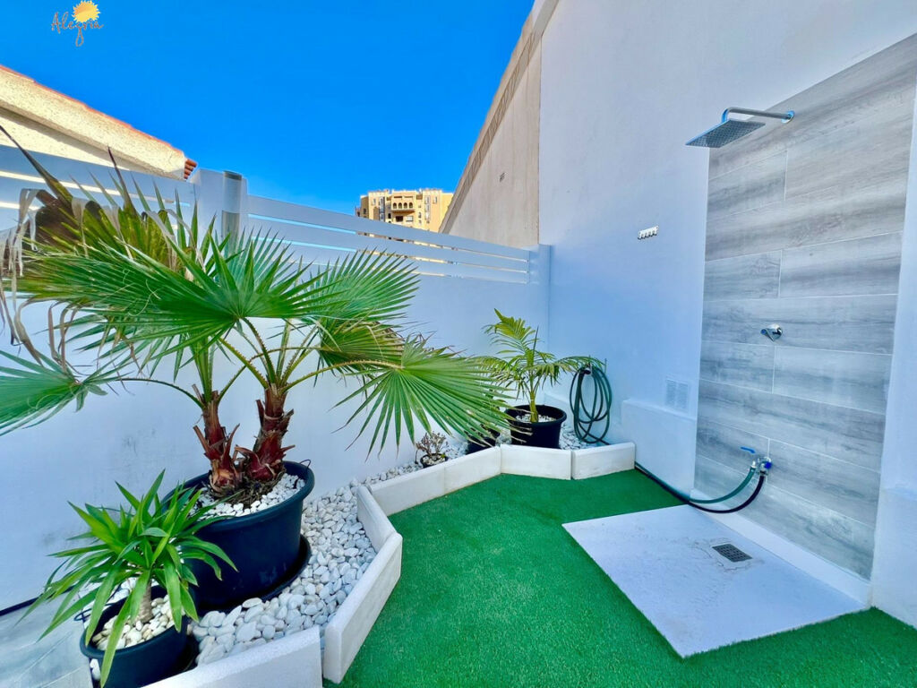 Bungalow Torrevieja Alicante - image 16