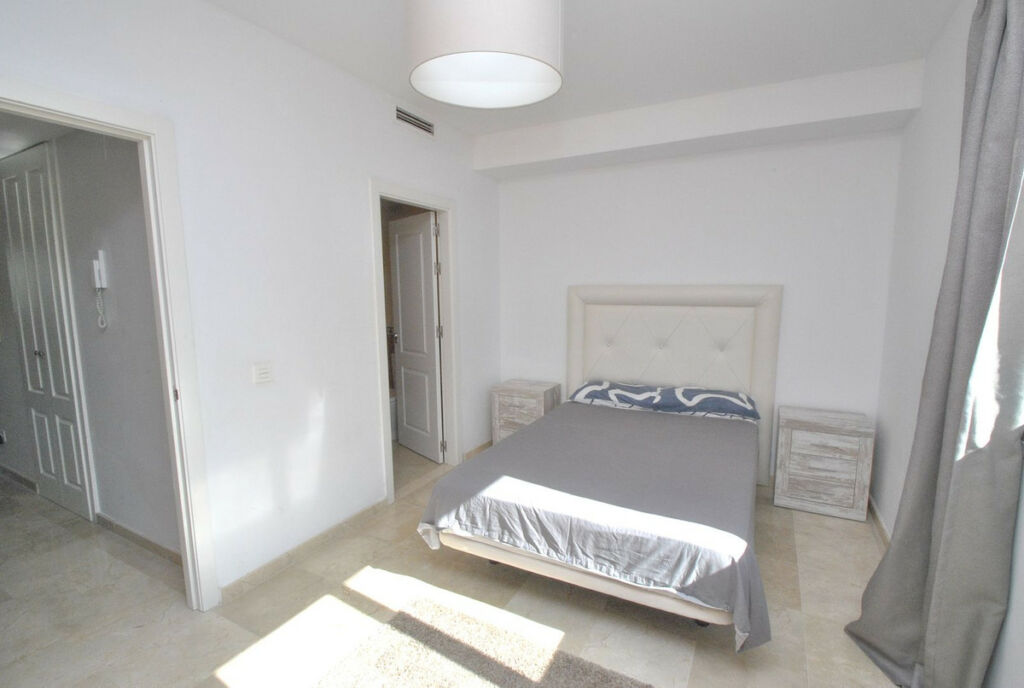 Townhouse Cabopino Málaga - image 16