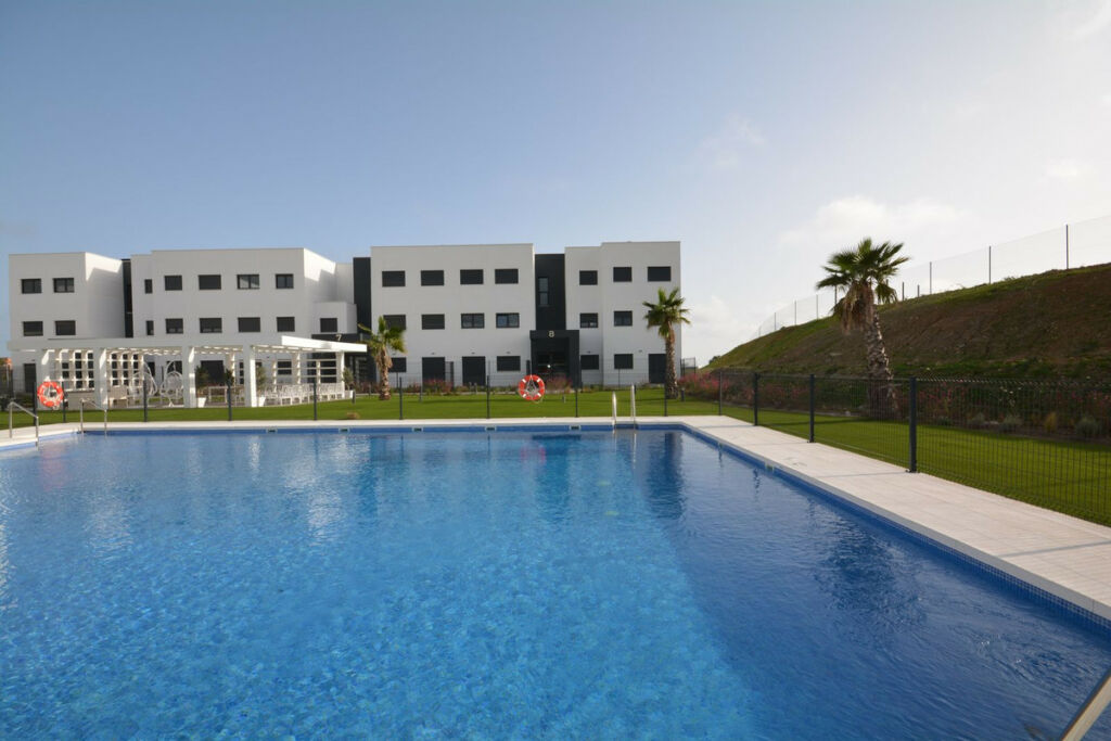 Middle Floor Apartment Estepona Málaga - image 16