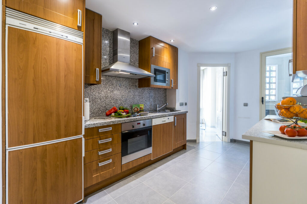 Middle Floor Apartment Nueva Andalucía Málaga - image 16
