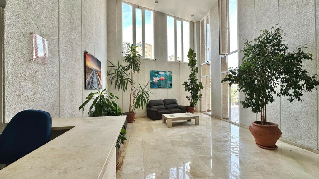 Middle Floor Apartment Benidorm Alicante - image 17