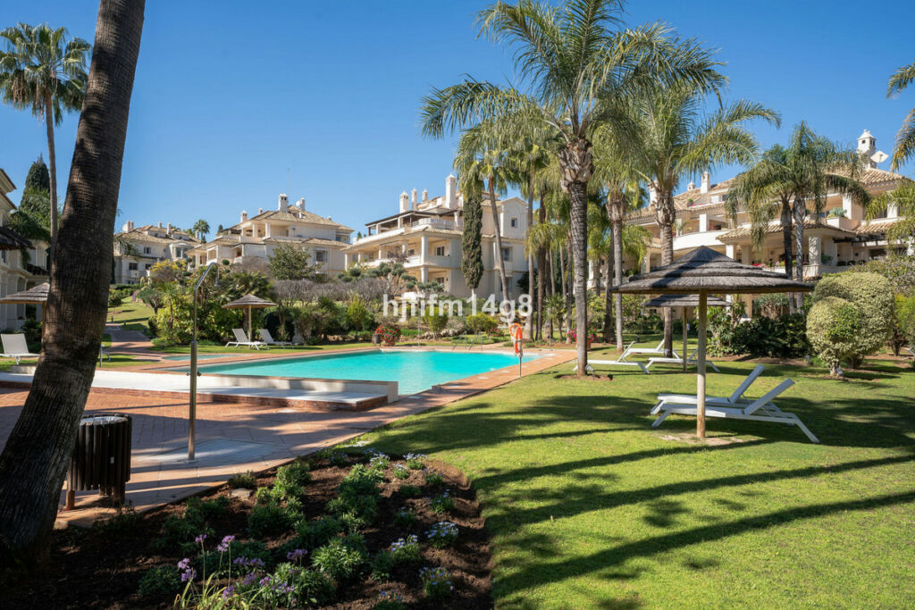 Ground Floor Apartment Nueva Andalucía Málaga - image 17