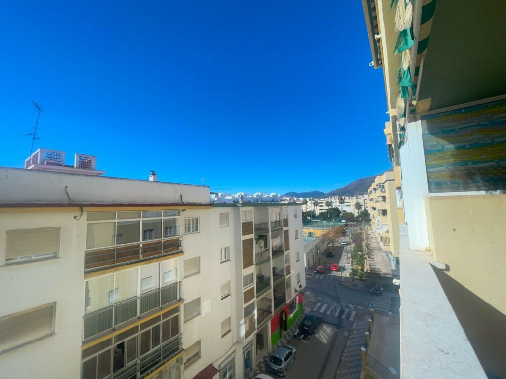 Middle Floor Apartment Estepona Málaga - image 17