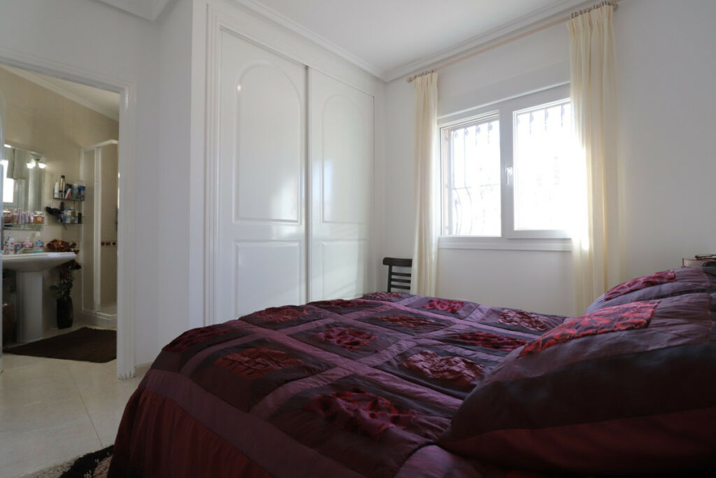 Detached Villa Benijofar Alicante - image 17