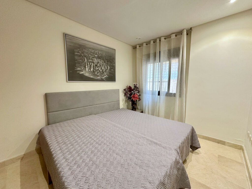 Middle Floor Apartment Puerto Banús Málaga - image 18