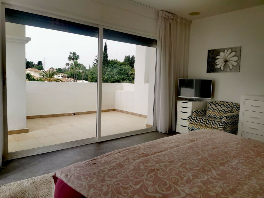 Detached Villa Atalaya Málaga - image 22