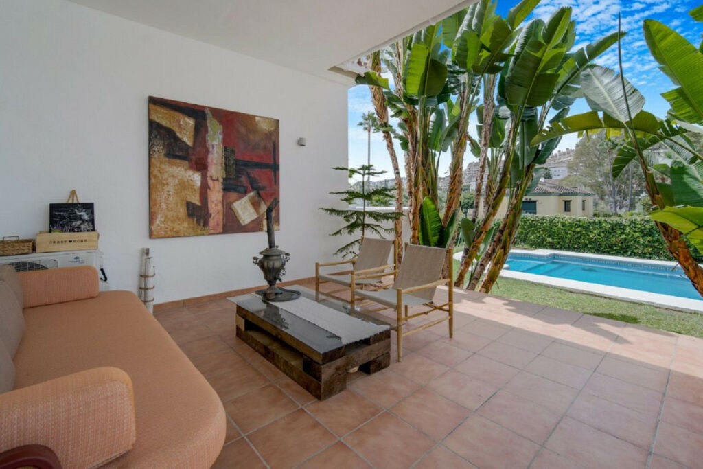 Detached Villa Nueva Andalucía Málaga - image 17