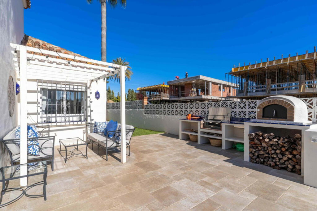 Detached Villa San Pedro de Alcántara Málaga - image 17