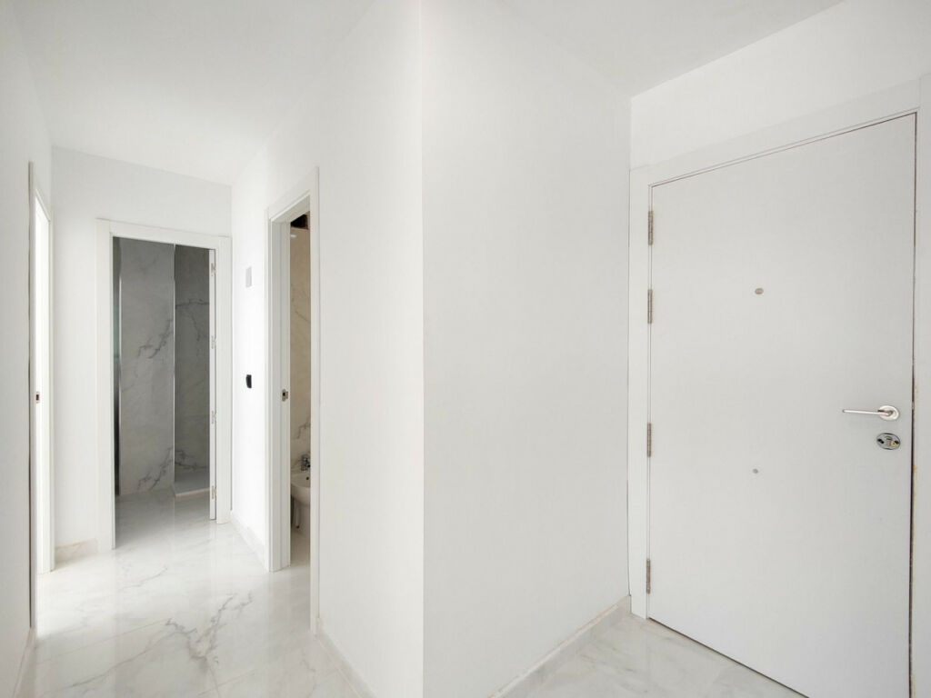 Middle Floor Apartment Punta Prima Alicante - image 17