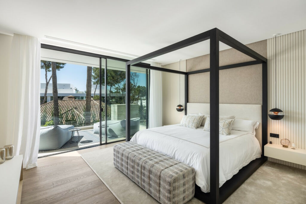 Detached Villa Nueva Andalucía Málaga - image 17