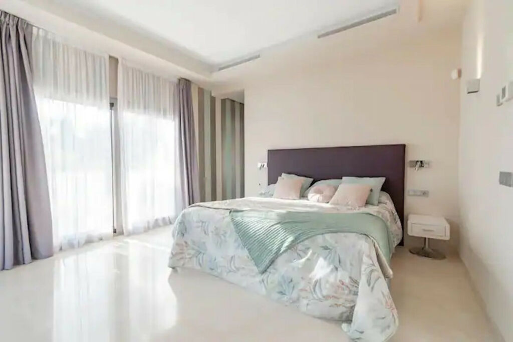 Detached Villa Benahavís Málaga - image 17