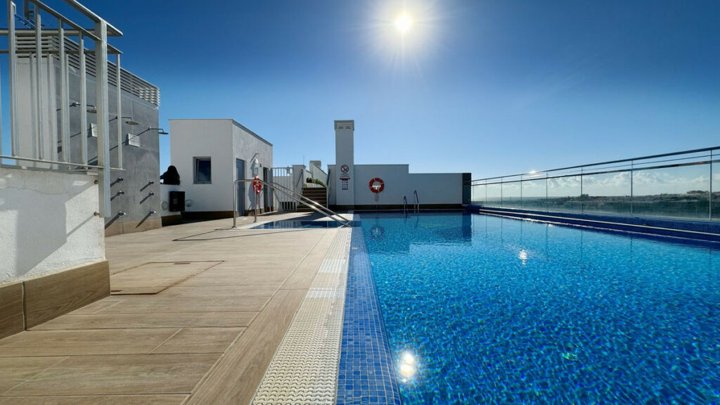 Middle Floor Apartment Nueva Andalucía Málaga - image 17