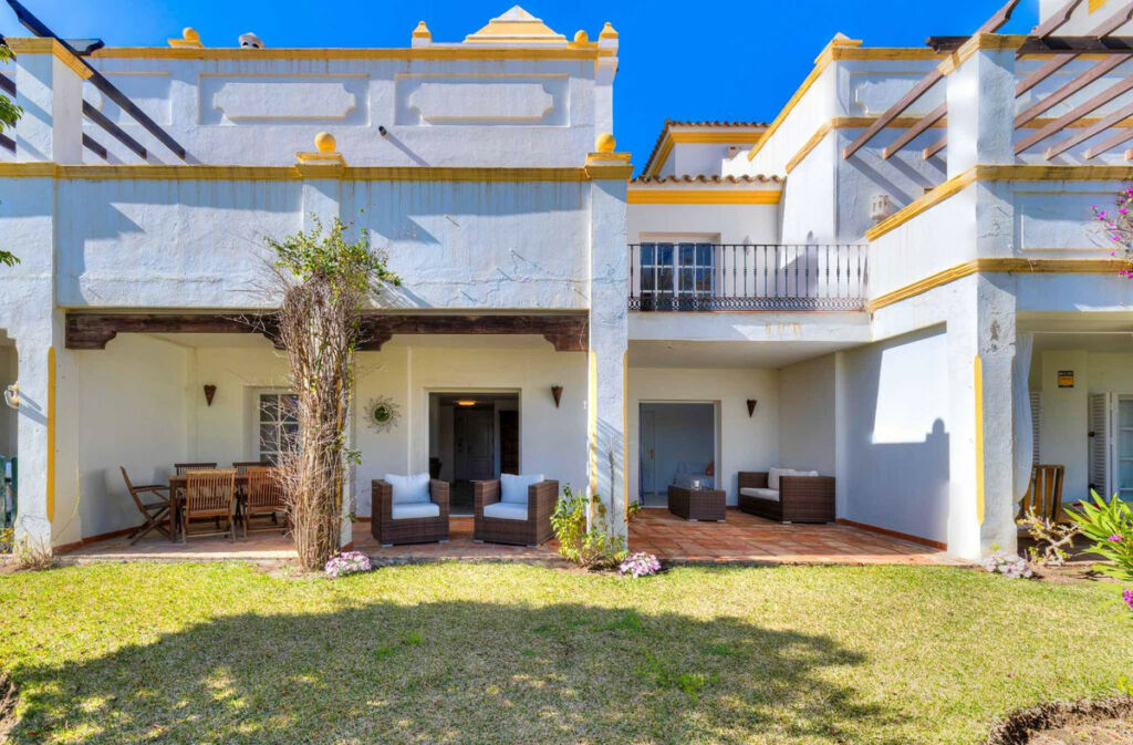 Townhouse Estepona Málaga - image 17
