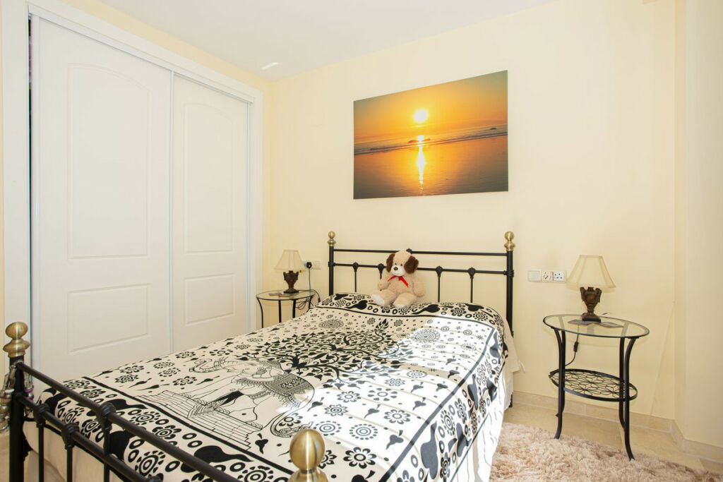 Middle Floor Apartment Elviria Málaga - image 17