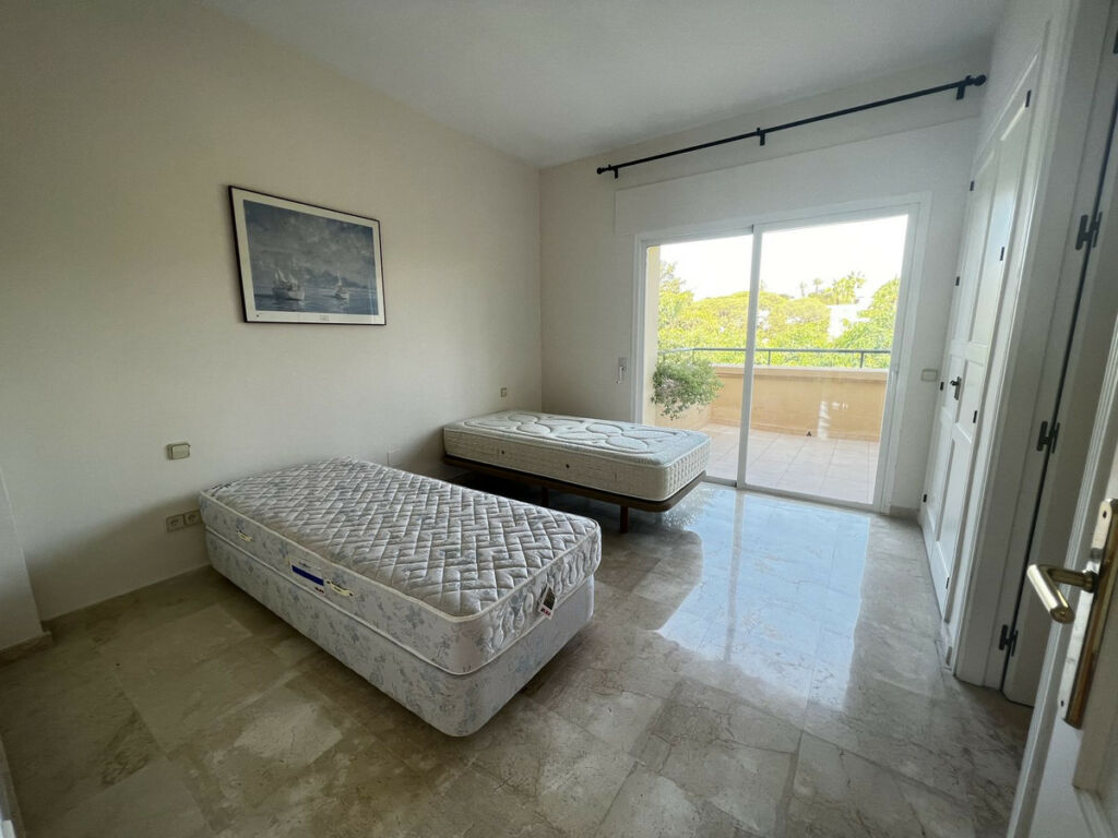 Middle Floor Apartment Elviria Málaga - image 17