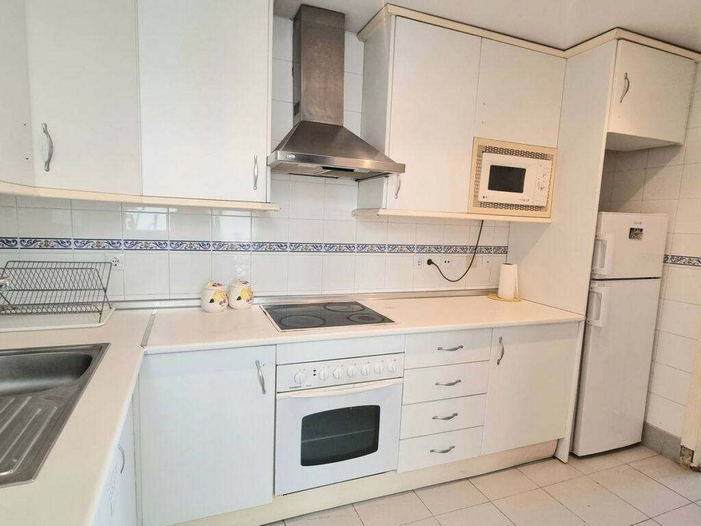 Middle Floor Apartment Puerto Banús Málaga - image 17