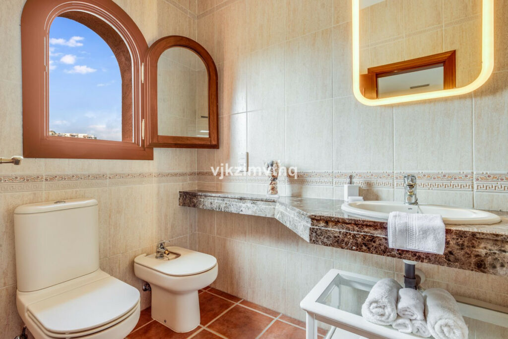 Detached Villa Benahavís Málaga - image 14