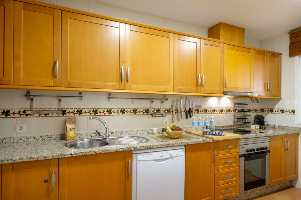 Middle Floor Apartment Elviria Málaga - image 25