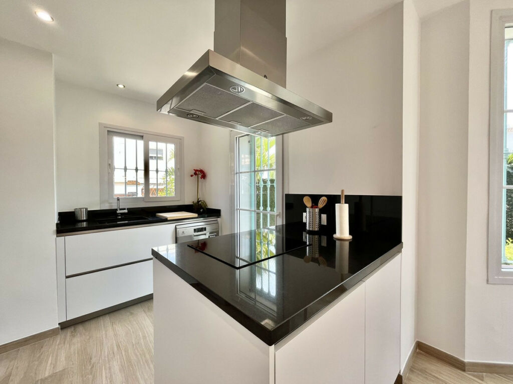 Detached Villa San Pedro de Alcántara Málaga - image 18