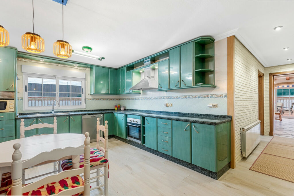 Townhouse Torrevieja Alicante - image 17