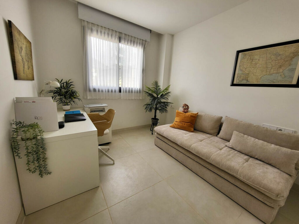 Middle Floor Apartment Fuengirola Málaga - image 18