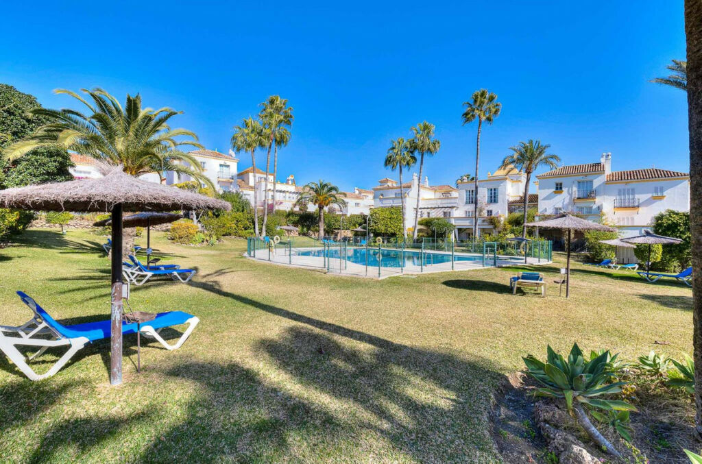 Townhouse Estepona Málaga - image 18