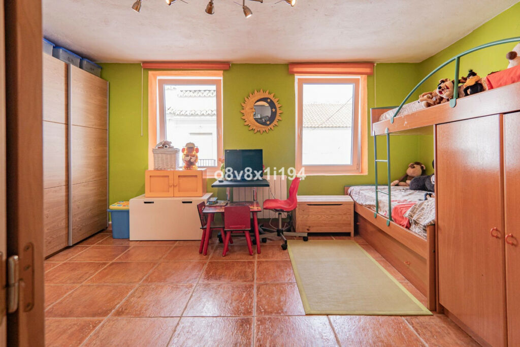 Detached Villa Pizarra Málaga - image 18