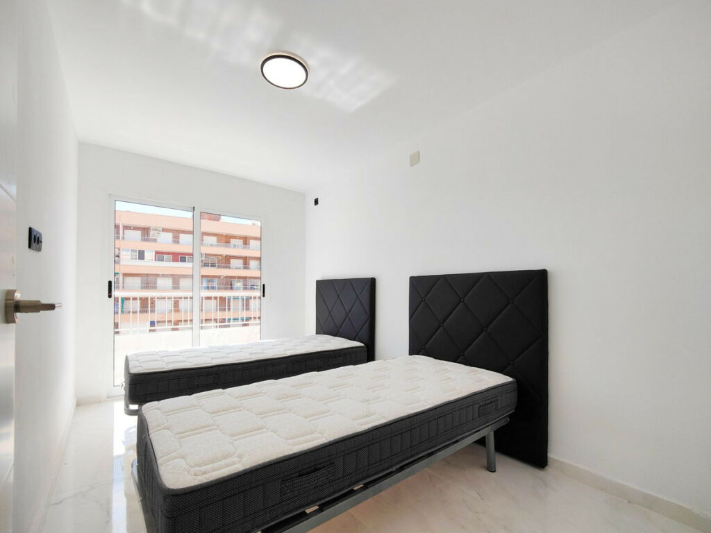 Middle Floor Apartment Punta Prima Alicante - image 18